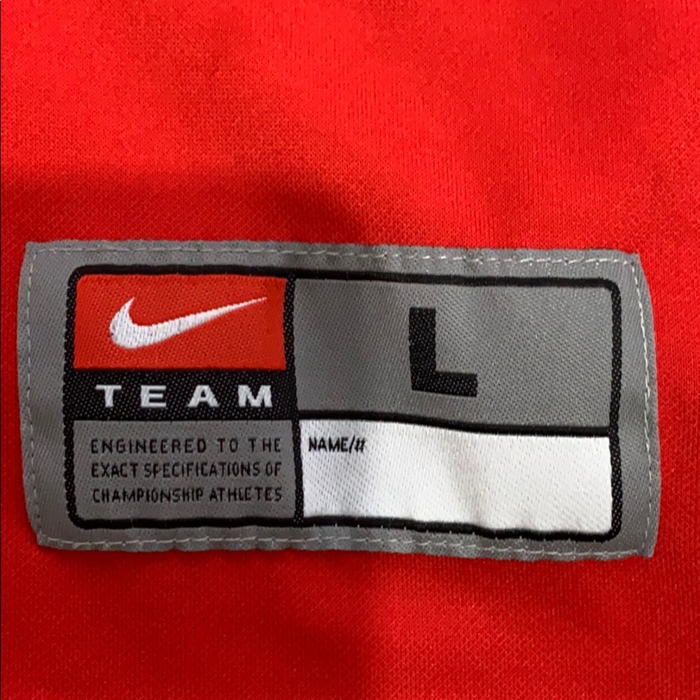 Red tee - Picture 2 of 4